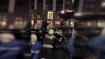 19’uncu kattan düşen şahıs hayatta kaldı. Öldürmeyen Allah öldürmüyor