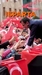 İmamoğlu Isparta’da Demirel gibi konuştu. Yoğun kalabalıktan yürümekte zorlandı