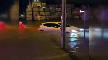 Şanlıurfa sele teslim oldu; Devlet hastanesini su bastı, okullar tatil edildi