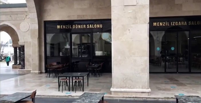 Menzil Tarikatının köyüne girdiler. Menzil Tarikatı fiilen özerklik ilan etmiş. Cumhuriyet Gazetesi Menzil Köyü'nün kalbine girdi