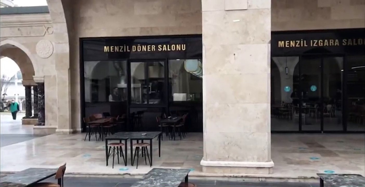 Menzil Tarikatının köyüne girdiler. Menzil Tarikatı fiilen özerklik ilan etmiş. Cumhuriyet Gazetesi Menzil Köyü'nün kalbine girdi