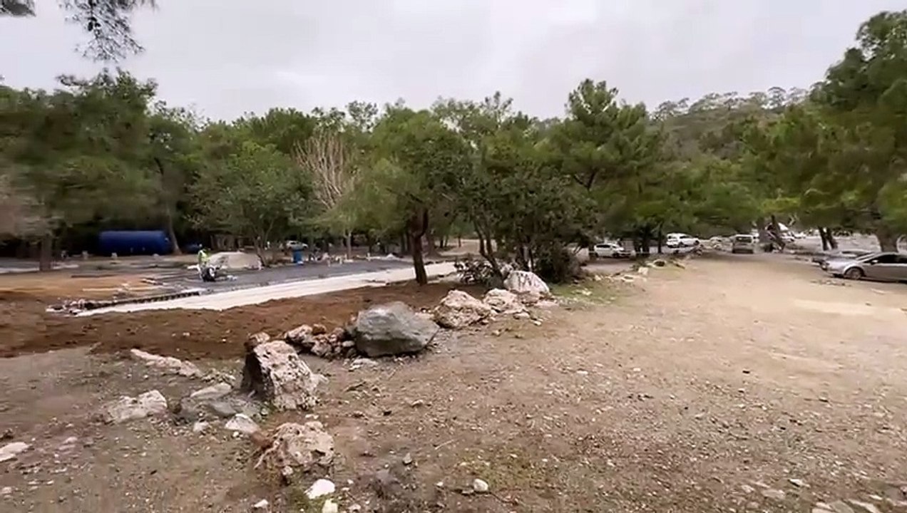 Phaselis'de inşaat adlı katliamın görüntüleri geldi. Basmaya kıyılamayan cennet gibi koy betona gömülüyor