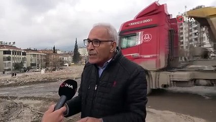 İşaret ettiği bütün binalar yıkıldı. Kimse onu dinlemedi ne belediye başkanı ne de vali