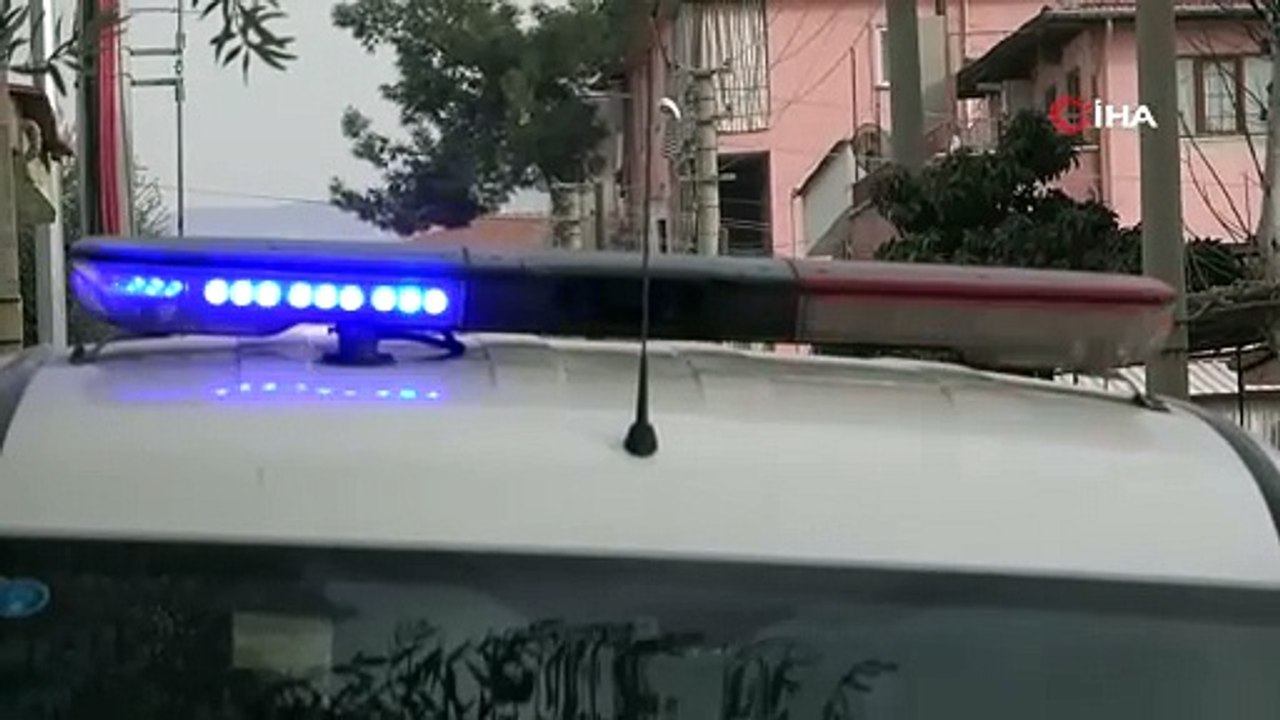 Sokak ortasında sırtından vuruldu