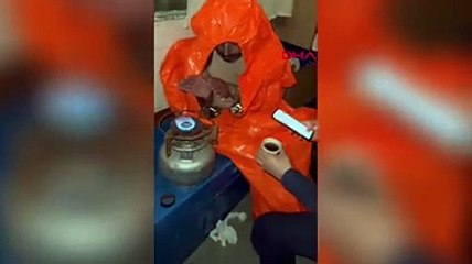 Karaköy'de denize düşen kişiyi tekne kaptanı kurtardı