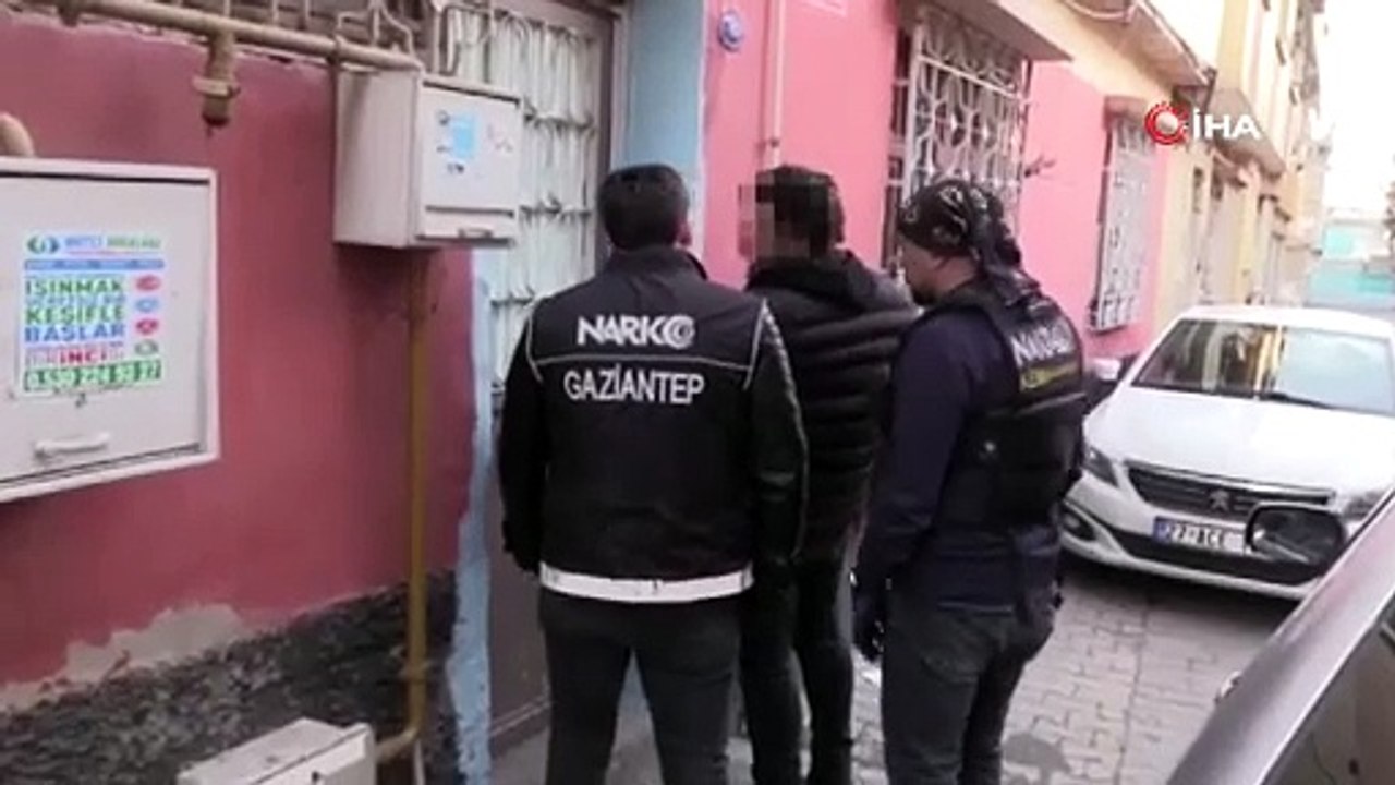 Polisten  sosyal medya operasyonu