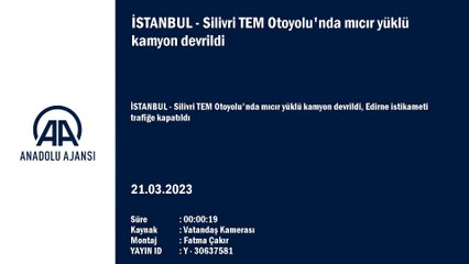 Silivri TEM Otoyolu'nda mıcır yüklü kamyon devrildi