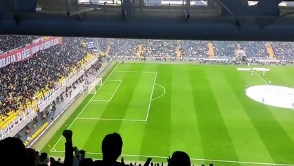 Sahte profesör yine ortaya çıktı. Fenerbahçe taraftarları hükümeti istifaya çağırdı