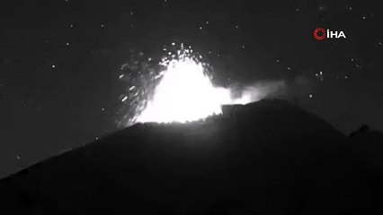 Popocatepetl Yanardağı’nda son 24 saatte 7 patlama