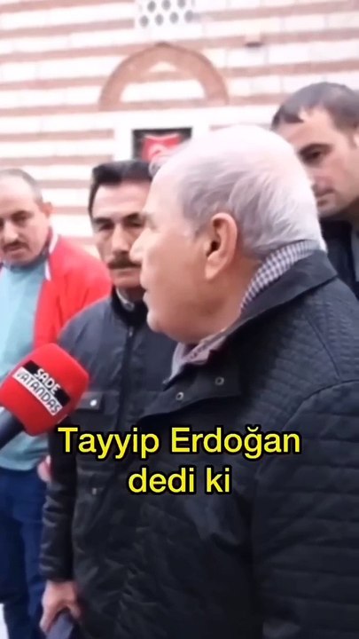 Mikrofon uzatılan vatandaş kitabın ortasından konuştu 'Makam araçlarının mazotunu köylüye verseler gıdada birinci oluruz'