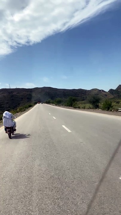 Karak Road #karak #malakintezar #vlog #vlogger #vlogs #vlogging #vlogvideo #kpkbeauty #tranding