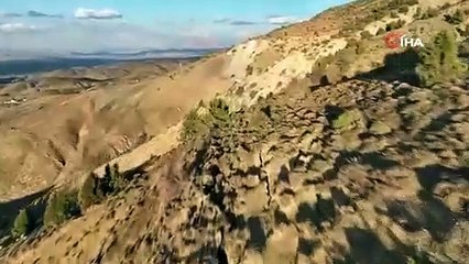 Deprem dağı ikiye ayırdı