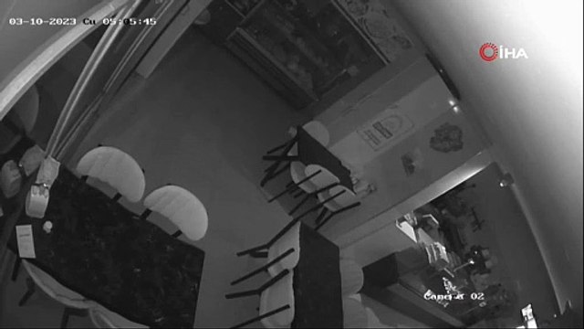 Kasap dükkanını benzin döküp yaktılar