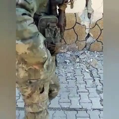 Mehmetçiğe depremzedelerden duygulandıran not