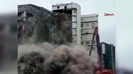 Diyarbakır'daki Galeria Sitesi'nin 1 bloğu yıkım sırasında çöktü; o anlar kamerada