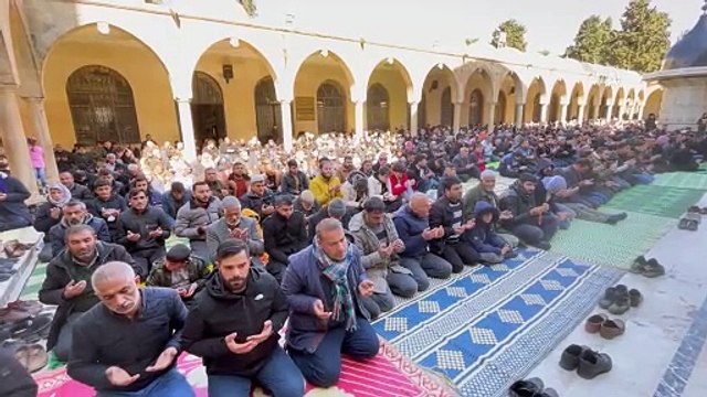 Depremlerde vefat edenler için gıyabi cenaze namazı