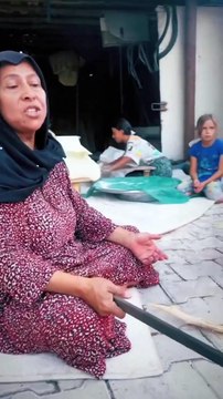 Bu kadını dinleyen herkes 'Helal olsun' sana diyor. Bütün kadınlara, 'Hangi bölgede olursanız olun konuşun' diye seslendi