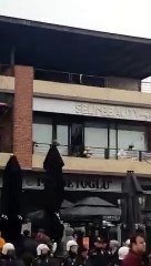 Selin Ciğerci'nin Konya'da güzellik merkezi açması protesto edildi. “Konya’dan defol'', ''Ya Allah Bismillah Allah-u Ekber'' sloganları atıldı