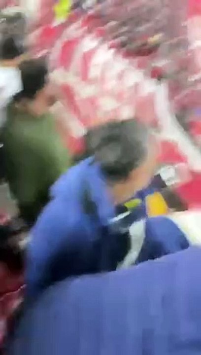Sevilla Polisi Fenerbahçe taraftarına saldırdı