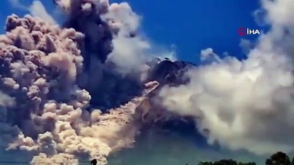Endonezya’daki Merapi Yanardağı'nda patlama
