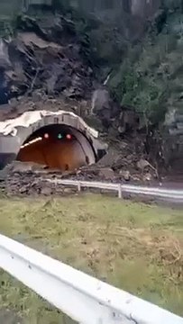Karadeniz Sahil Yolu'ndaki tünelin girişi çöktü. Bu ülkede indiregandisiz yapılan bir şey yok mu