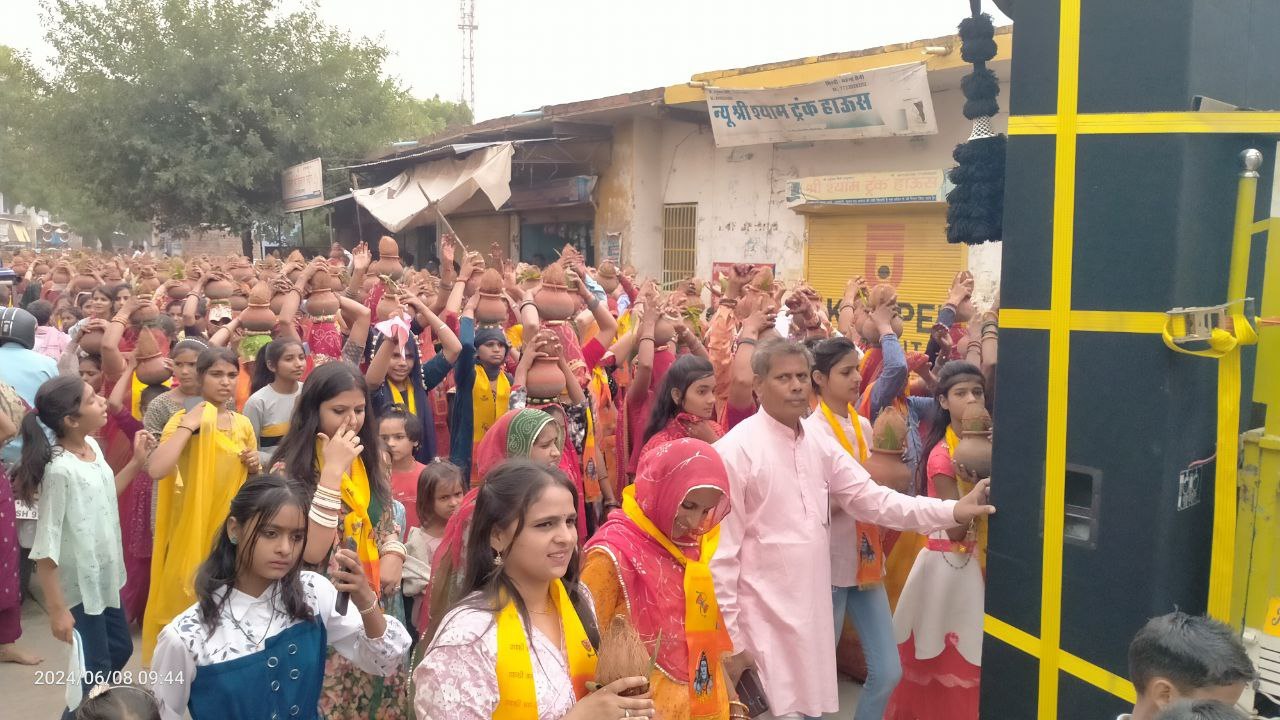 उमड़ा भक्तों का जनसैलाब, 500 महिलाओं ने सिर पर रखा आस्था का कलश