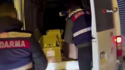 İstanbul'da kaçak alkol imalathanesine baskın: 3 bin 700 litre ele geçirildi