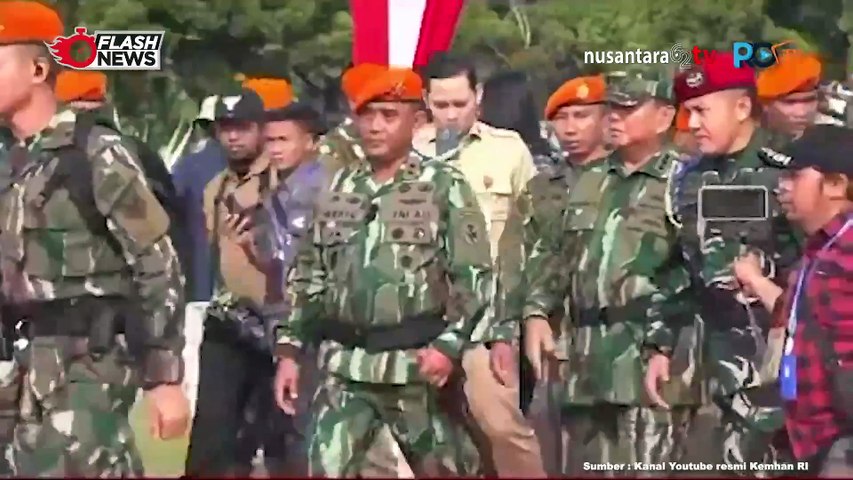 Momen Menhan Prabowo Diberi Penghargaan Warga Kehormatan Kopasgat TNI AU