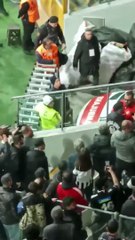 Şahan Gökbakar taraftara ceza yağmasına böyle tepki gösterdi. 'Hükümet istifa' sloganı hakaret sayıldı