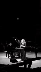 Fazıl Say ve Serenad Bağcan depremzedeler için sahne aldı