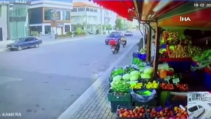 Kadın husumetlisi kadını kaputta sürükledi