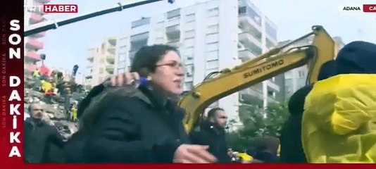 Adana'da canlı yayında bir bina çöktü. Önce büyük bir gürültü geldi ardından yayın kesildi