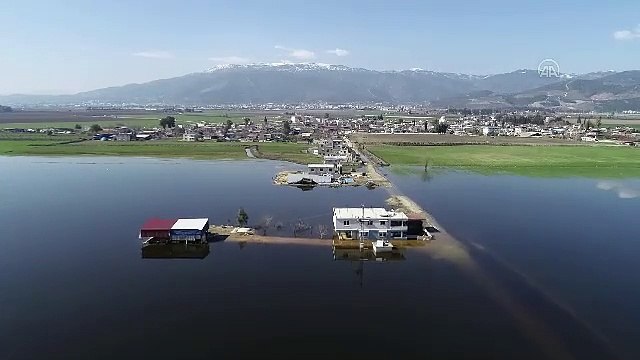 Karasu deresi taştı çevredeki tarım arazileri su altında kaldı