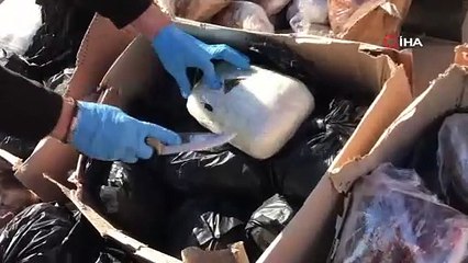 Yardım kamyonunda uyuşturucu sevkiyatı yapan şüpheliler yakalandı