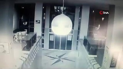 Gönüllü madenci enkazda bulduğu altınları bakın ne yaptı