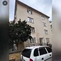 Görüntüler İstanbul'dan... Kolonu tuttuğu gibi elinde kaldı. “Bizim babutumuz”