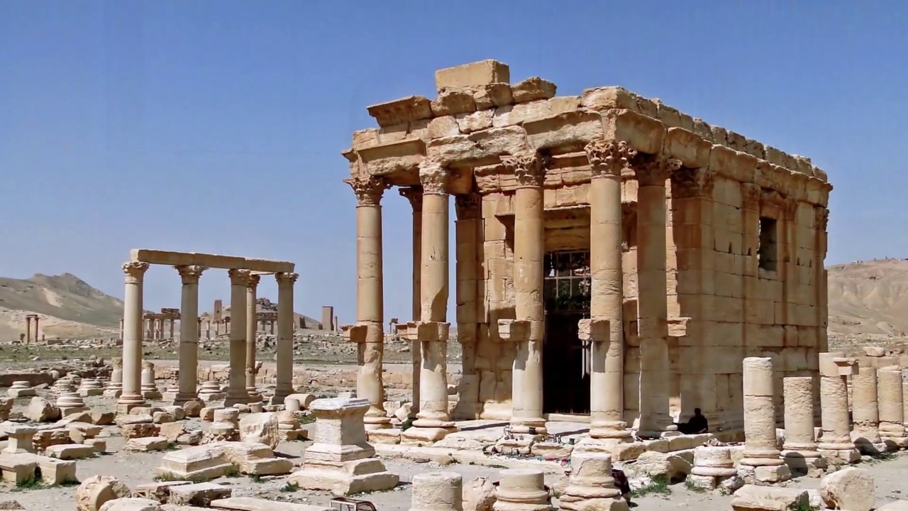 "Qu'est ce que le fanatisme" - Du latin "fanaticus" - Fatum = Temple