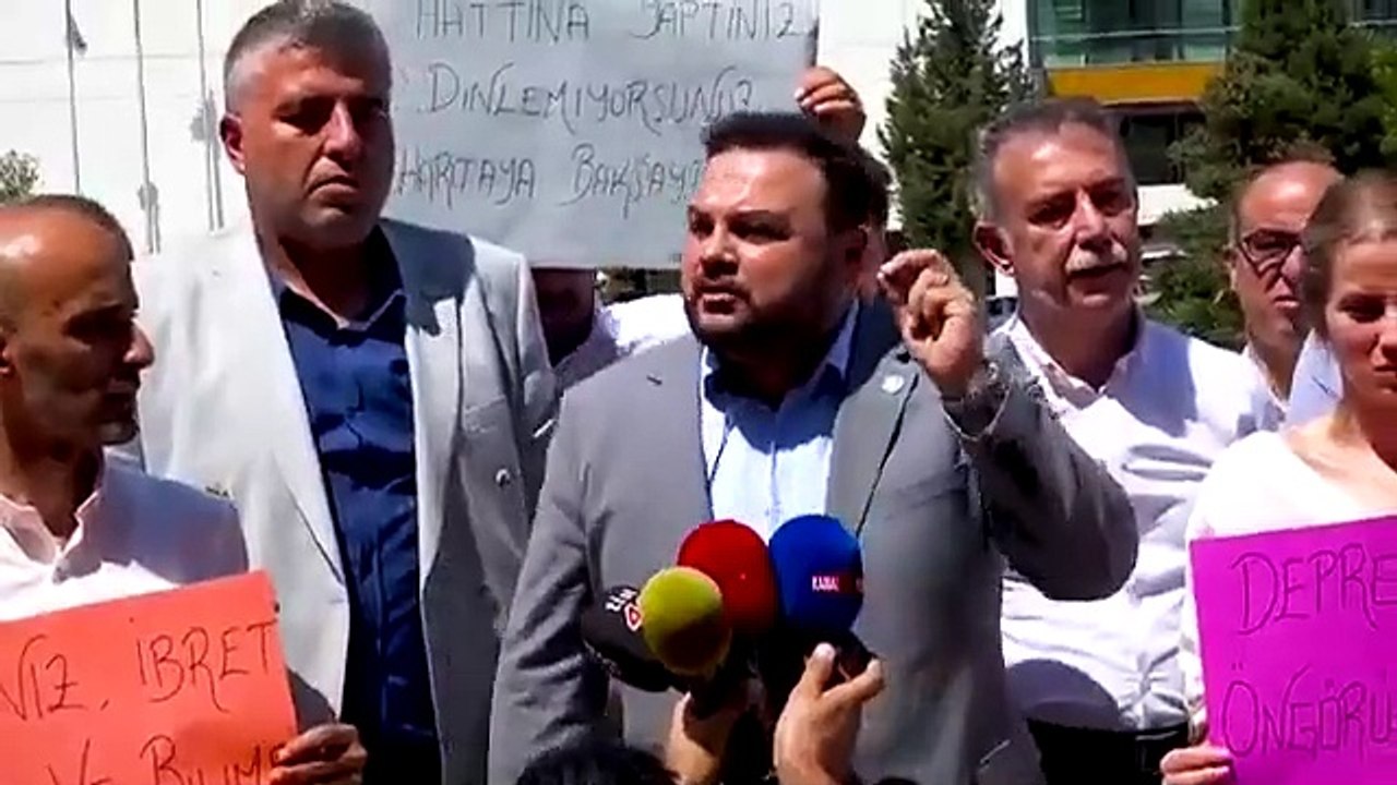 Deprem cinayeti göz göre göre gelmiş. Hükümet bu feryadı da duymamış. İYİ Parti 3 Ağustos'ta 7 büyüklüğünde deprem olacak diye uyarmış