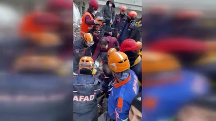 8 yaşındaki çocuk 81 saat sonra kurtarıldı