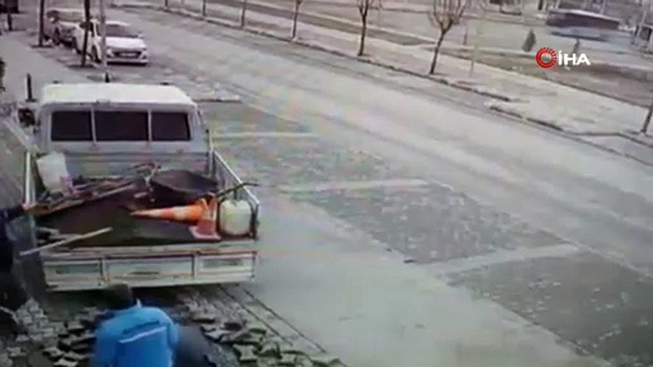 Bir anda kendiliğinden hareket etmeye başladı: Kimse ne olduğunu anlamadı