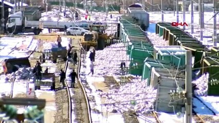 Nedeni sıvılaşma olarak açıklandı. Deprem rayları bu hale getirdi.