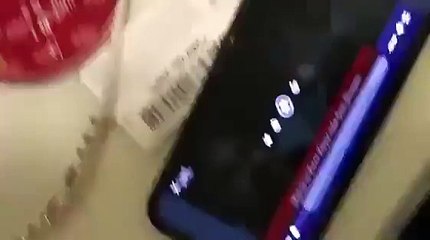 Yayına geçtiklerinin farkında olmadan kahkaha atıp depremzedelerle dalga geçtiler