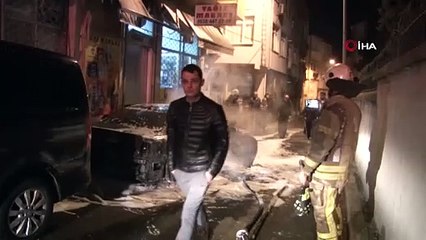 Park halindeki otomobil alev topuna döndü