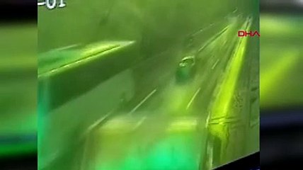 Bolu Dağı Tüneli'ndeki zincirleme kaza kamerada