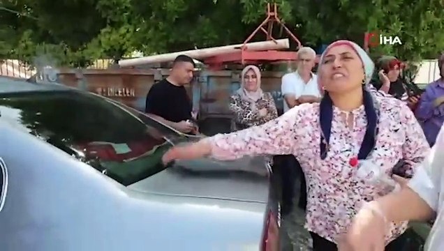 YKS maratonu başladı: Sınava geç kalan öğrencilerin yardımına trafik polisleri yetişti