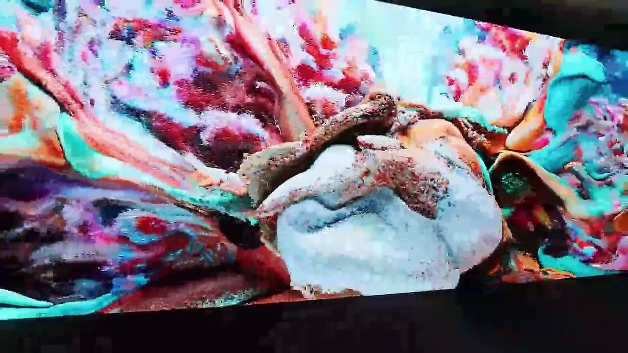 Türk sanatçı Refik Anadol'un yapay zeka destekli illüstrasyonu Davos'ta sergilendi