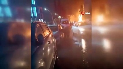 Zeytinburnu'nda doğalgaz borusu patladı: 4 araç alev alev yandı