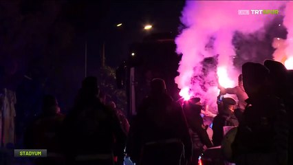 Florya'da yer yerinden oynadı. Galatasaray işte böyle karşılandı