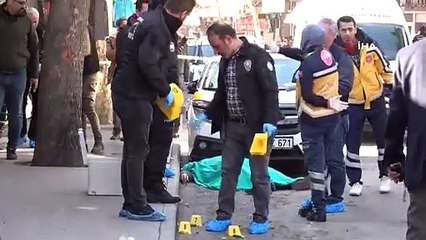 Baba-oğul 'borç' kavgasında öldürüldü