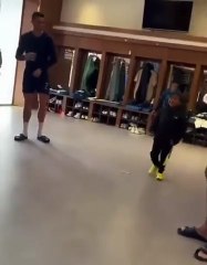 Ronaldo kaleye geçti: Talisca'nın oğlu penaltı çekti